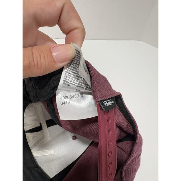 Lot of 2 Vans Hat Cap Snapback - Maroon Suede Bill Visor + Green Of Wall No 66 - Picture 14 of 14